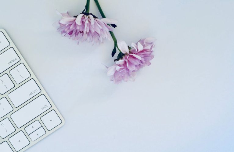 keyboard-with-flower